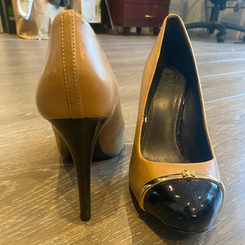 Tory Burch Pacey Heels - Size 9 - Black/Tan